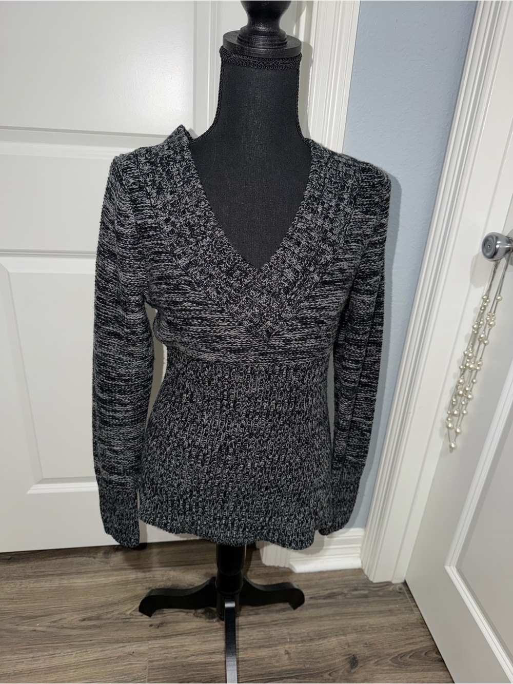 Arizona Jean Company Women's V-Neck Marled Sweater - Black, Gray size large